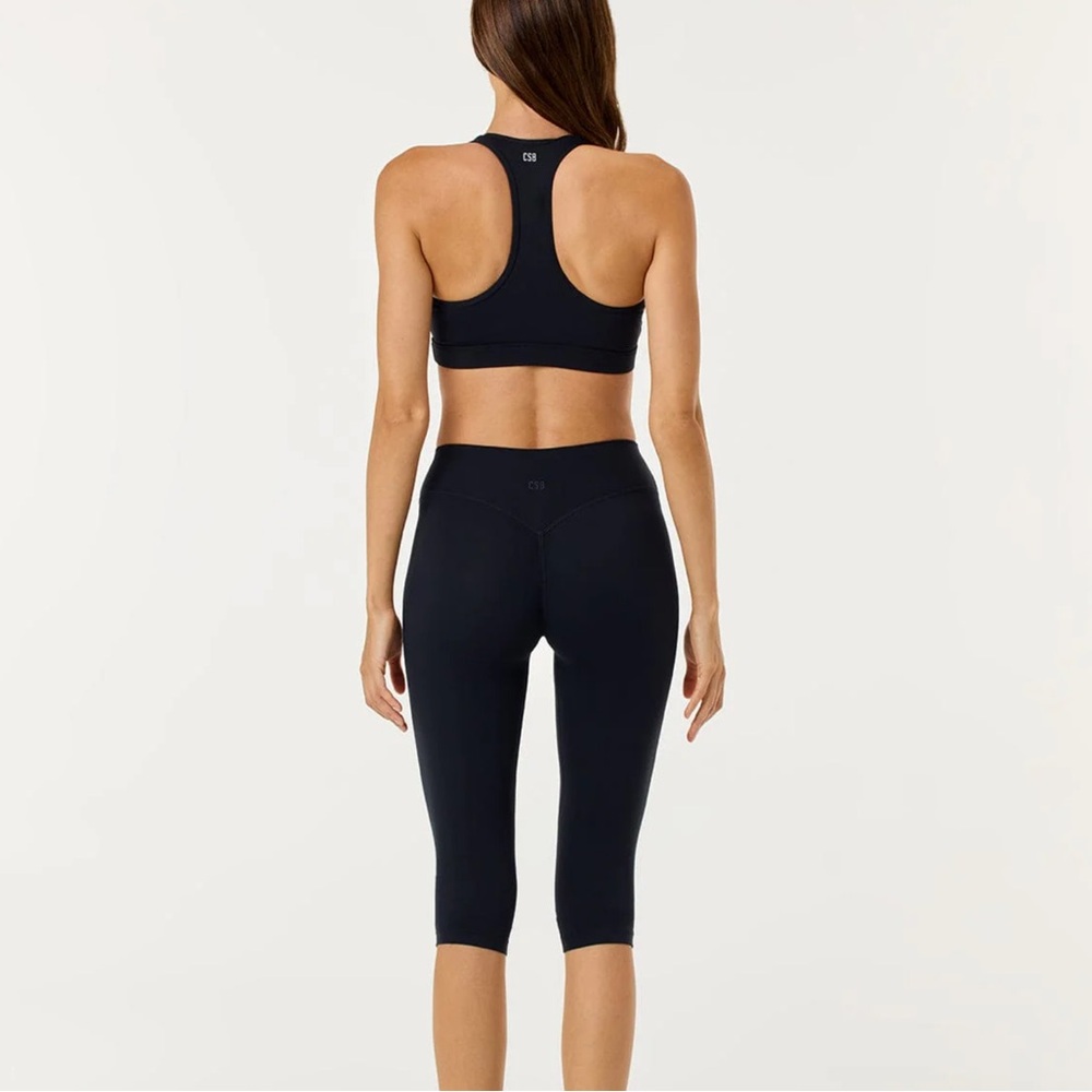 CSB - Form Invisible Scrunch Capri Leggings - Picture 3 of 6